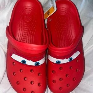 Crocs Unisex-Adult Disney Pixar Cars Lightning McQueen Clog